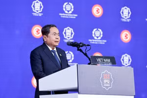 Chủ tịch Quốc hội Trần Thanh Mẫn phát biểu tại Phiên thảo luận chung về chủ đề “Nuôi dưỡng hy vọng, bảo đảm hòa bình và bảo vệ công lý cho các thế hệ tương lai”. (Ảnh: Doãn Tấn/TTXVN)