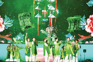 Nhiều bạn trẻ biết đến tín ngưỡng thờ Mẫu Việt Nam qua các chương trình biểu diễn nghệ thuật. (Ảnh ST)