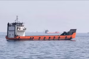 Hoạt động tại Eo biển Hormuz đang bị gián đoạn (Ảnh TÂN HOA XÃ)