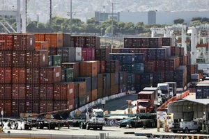 Quang cảnh cảng hàng hóa Los Angeles, California, Mỹ. (Ảnh: THX/TTXVN)