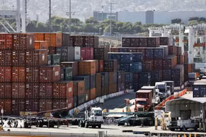 Quang cảnh cảng hàng hóa Los Angeles, California, Mỹ. (Ảnh: THX/TTXVN)