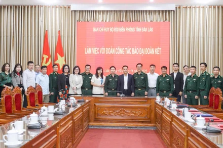 Quang cảnh buổi làm việc. (Ảnh: Quang Vinh)