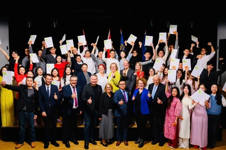 Tại lễ tốt nghiệp khóa điều dưỡng cho học viên Việt Nam tại Đại học IMC Krems, Cộng hòa Áo