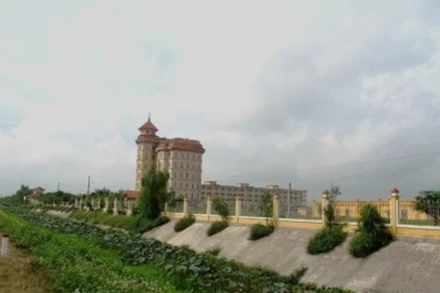 Đình chỉ hoạt động 12 tháng đối với Trường đại học Hà Hoa Tiên