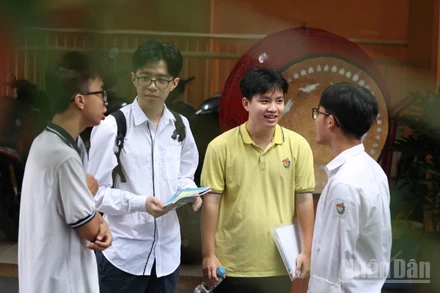 Thí sinh trong buổi thi tốt nghiệp THPT năm 2025, sáng 27/6 (Ảnh: ĐẠI THẮNG)