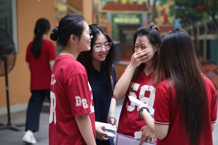 Thí sinh trong buổi thi thứ 3 Kỳ thi tốt nghiệp THPT năm 2025 (Ảnh: ĐẠI THẮNG)