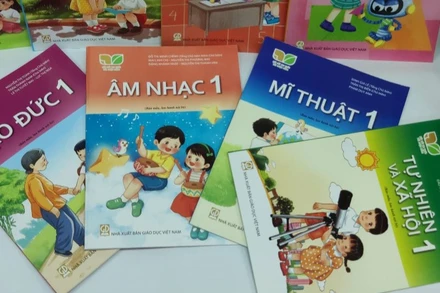 Một số cuốn trong bộ sách giáo khoa "Kết nối tri thức với cuộc sống" của Nhà xuất bản Giáo dục Việt Nam. 