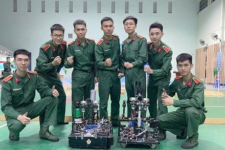 Học viên Học viện Kỹ thuật quân sự tham gia Cuộc thi Robocon năm 2024 cấp Học viện (Ảnh: Học viện Kỹ thuật quân sự) 