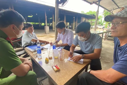 Ngày 9/7, tại một lò mổ ở Huế cơ quan chức năng phát hiện chủ lợn mổ lợn chết ngoài giờ quy định để bán ra thị trường