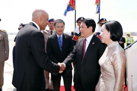 Chủ tịch nước Lương Cường đến Cairo, bắt đầu thăm cấp Nhà nước Cộng hòa Arab Ai Cập. (Ảnh: Xuân Kỳ)