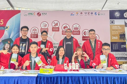 Hoạt động tư vấn tuyển sinh, hướng nghiệp Trường đại học Việt Nhật. (Ảnh: VJU)