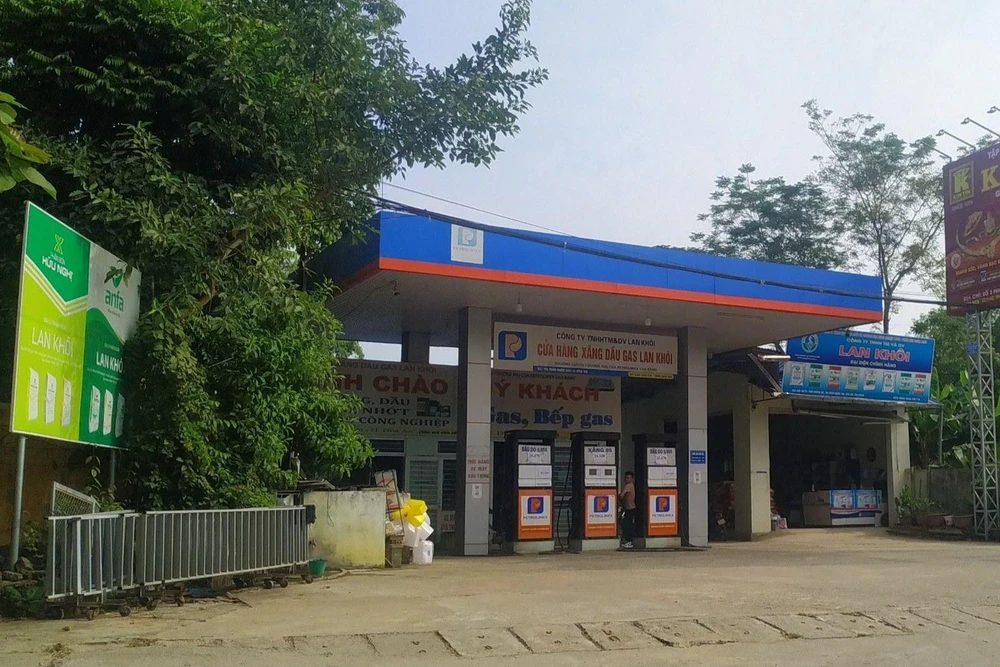 Cửa hàng xăng dầu tại thị trấn Nước Hai, huyện Hòa An, tỉnh Cao Bằng ngừng bán hàng.