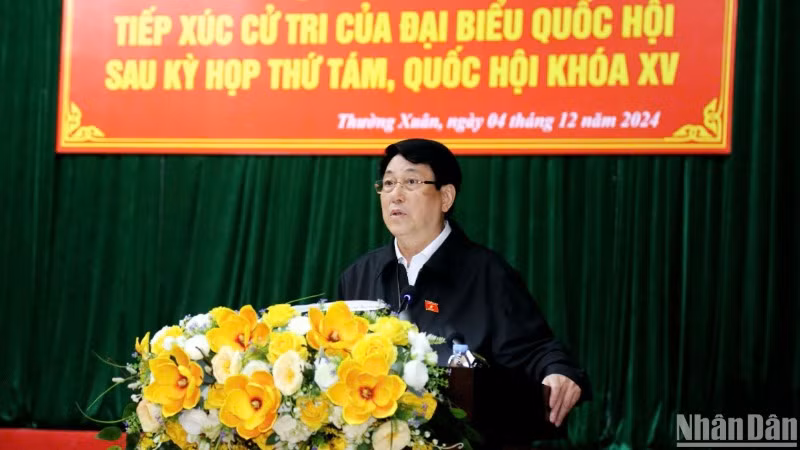 Chủ tịch nước Lương Cường phát biểu tại buổi tiếp xúc cử tri.