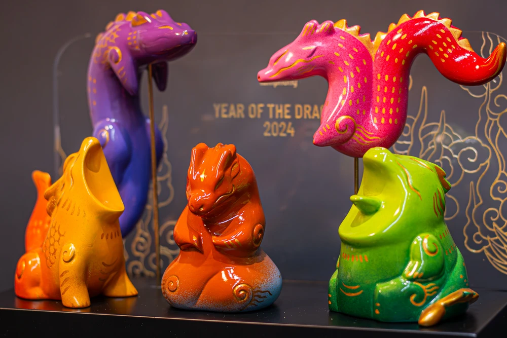 [Ảnh] Hình tượng "Năm con Rồng" lạc quan, yêu đời của nhóm họa sĩ gen Z