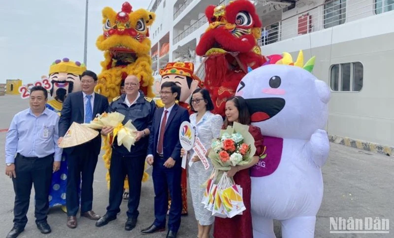 Khách du lịch tàu biển đến Đà Nẵng ngày Mùng 2 Tết Nguyên đán Quý Mão. (Ảnh: Anh Đào)