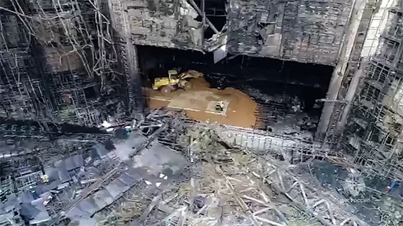 Hiện trường vụ tấn công khủng bố tại nhà hát Crocus City Hall ở Moskva, Nga, ngày 26/3/2024. (Ảnh: AFP/TTXVN)