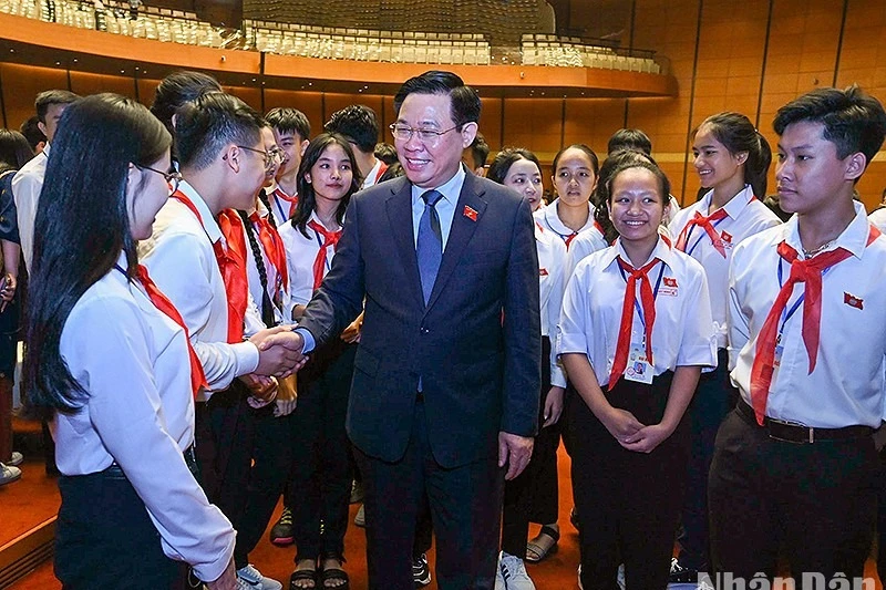 Tự hào hai tiếng Việt Nam