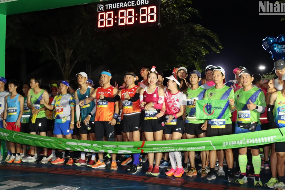 Các vận động viên chuẩn bị xuất phát.