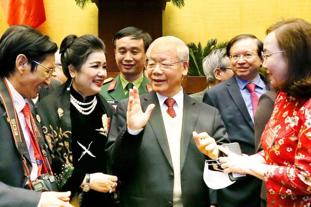 Tổng Bí thư Nguyễn Phú Trọng: Người soi đường cho văn nghệ sĩ