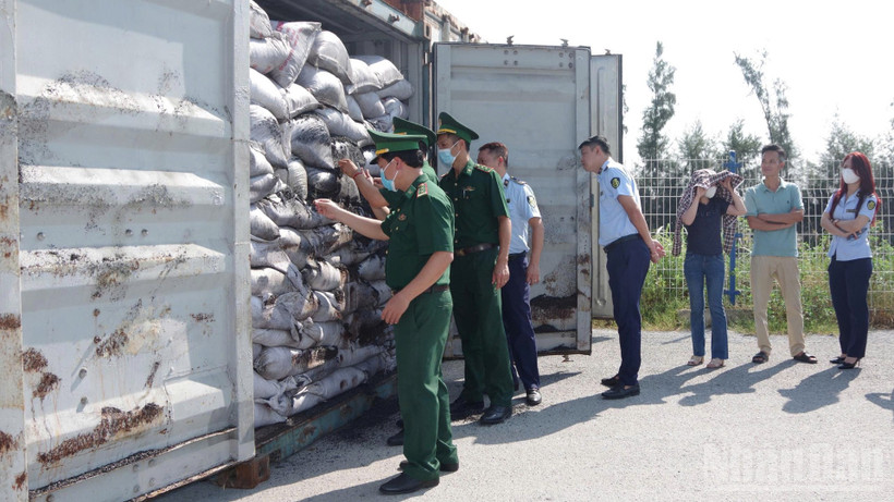 Tang vật vụ vận chuyển trái phép hàng hóa qua biên giới bị lực lượng Bộ đội Biên phòng thành phố Hải Phòng phát hiện, thu giữ.