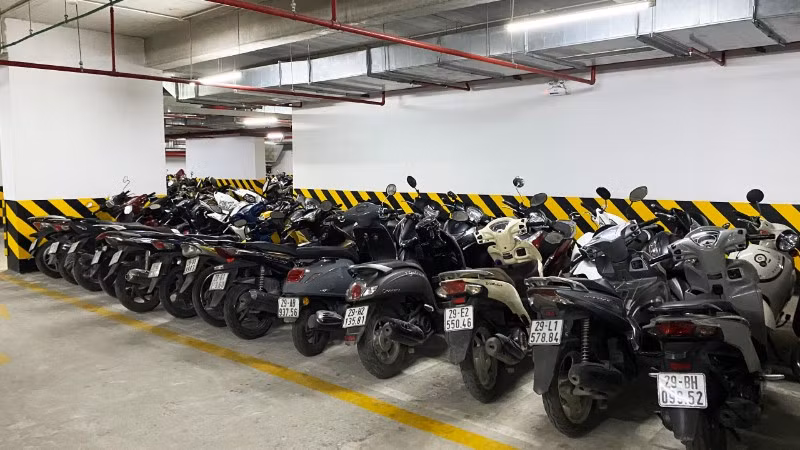 Hầm để xe của một toà nhà chung cư trên địa bàn phường Yên Sở, thành phố Hà Nội. (Ảnh: HÀ ANH)