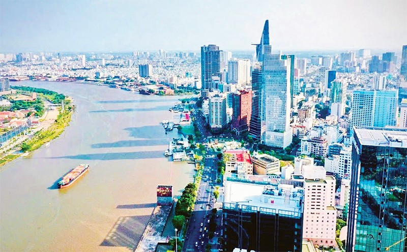 Thành phố Hồ Chí Minh phát triển năng động.