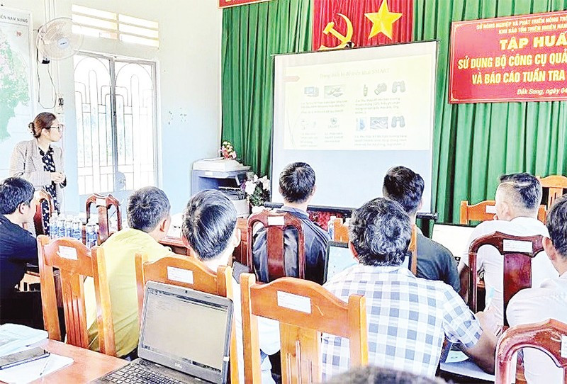 Tập huấn nâng cao kỹ năng sử dụng bộ công cụ SMART cho lực lượng quản lý, bảo vệ rừng Khu bảo tồn thiên nhiên Nam Nung.