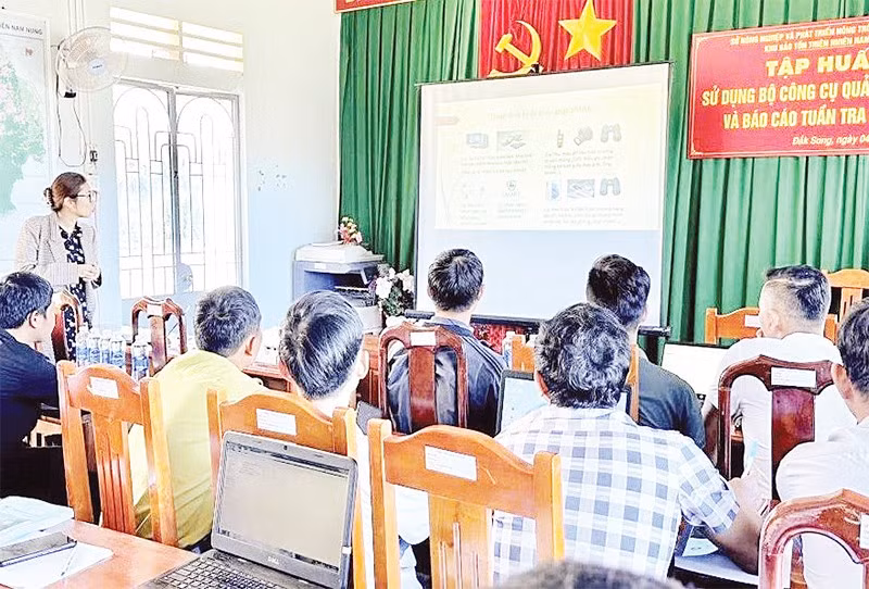 Tập huấn nâng cao kỹ năng sử dụng bộ công cụ SMART cho lực lượng quản lý, bảo vệ rừng Khu bảo tồn thiên nhiên Nam Nung.