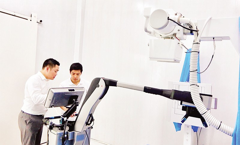 Thiết bị chụp X-quang phổi tích hợp trí tuệ nhân tạo tại Trạm y tế xã Thạnh An.