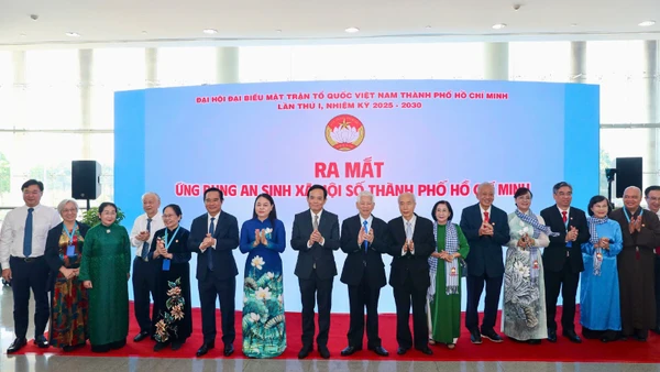 Lễ ra mắt ứng dụng An sinh xã hội số.