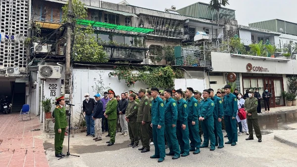 Các lực lượng bốn tại chỗ tham gia diễn tập. (Ảnh: Hà Nhung)