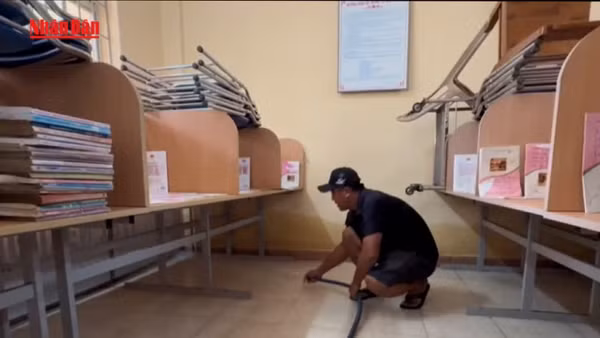 [Video] Khẩn trương hoàn thành sửa chữa trường lớp, hỗ trợ sách vở cho học sinh vùng lũ trước 10/12