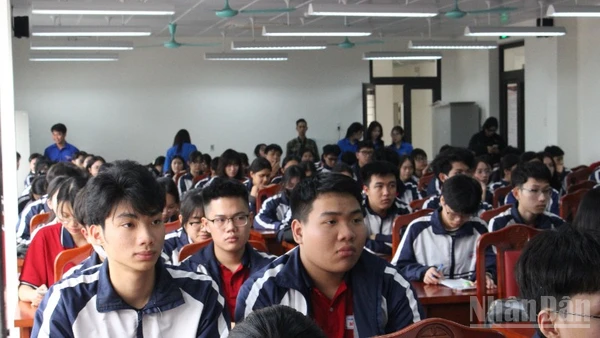 Kỳ bầu cử sắp tới nhận được nhiều sự quan tâm và mong đợi của các bạn trẻ.