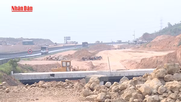 [Video] Hoàn thành toàn bộ 18 trạm dừng nghỉ cao tốc Bắc - Nam phía Đông trước 15/12