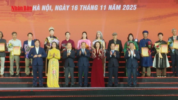 [Video] Bế mạc "Festival Thăng Long-Hà Nội 2025"
