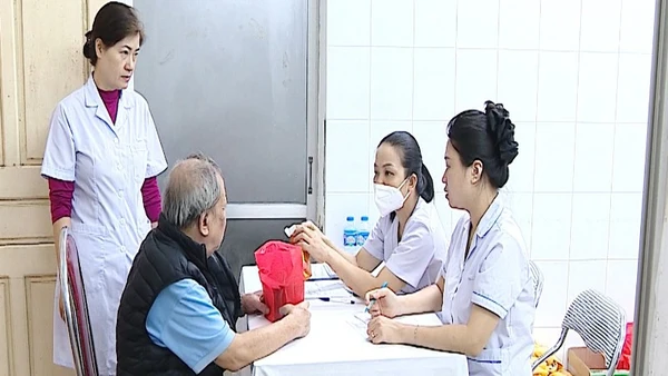 [Video] Không ai bị bỏ lại phía sau: Bắt bệnh sớm cho người già, người yếu thế