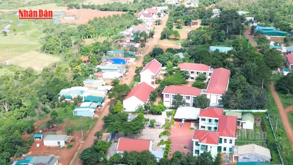 [Video] Sức bật kinh tế của xã vùng biên phía Tây Lâm Đồng