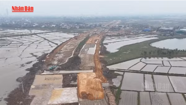 [Video] Đẩy nhanh giải ngân đầu tư công, thúc đẩy tăng trưởng kinh tế