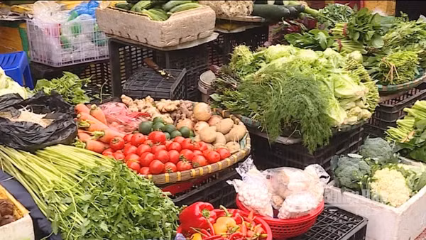 [Video] Hà Nội: Giá thực phẩm tăng nhẹ trong đợt nắng nóng diện rộng