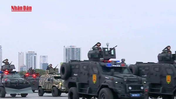 [Video] Hơn 1.000 cán bộ, chiến sĩ và dàn khí tài hiện đại, sẵn sàng xuất quân bảo vệ Đại hội XIV của Đảng