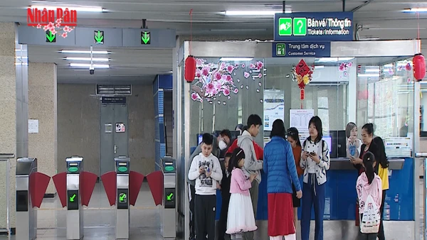 [Video] Metro Hà Nội đón hơn 243.000 lượt khách trong 9 ngày Tết