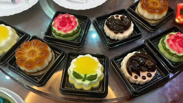 [Video] Bánh Trung thu thạch: Sắc màu mới cho đêm hội trăng rằm