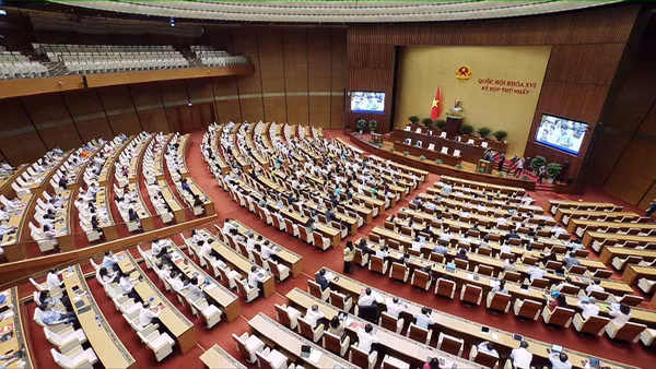 [Video] Quốc hội thảo luận thuế xăng dầu: Quyết sách kịp thời vì dân sinh và an ninh năng lượng 