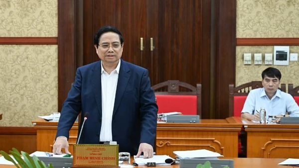 Thủ tướng Phạm Minh Chính chủ trì Tổ Công tác số 2 làm việc với Ban Thường vụ Tỉnh ủy Tây Ninh. (Ảnh: TRẦN HẢI)
