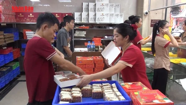 [Video] Bánh Trung thu truyền thống hút khách