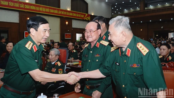 Quân ủy Trung ương, Bộ Quốc phòng gặp gỡ, động viên, thăm hỏi, cung cấp thông tin, tăng cường đoàn kết gắn bó giữa các thế hệ cán bộ.