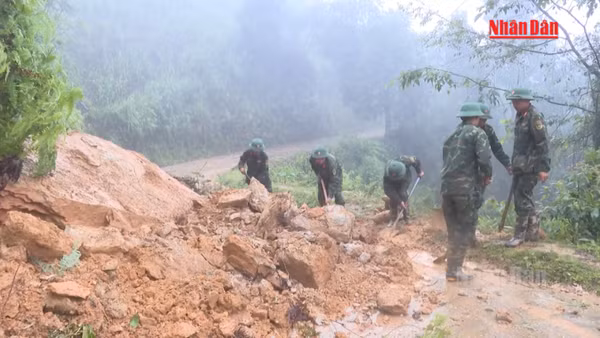 [Video] Bộ đội Lào Cai giúp dân khắc phục hậu quả thiên tai 