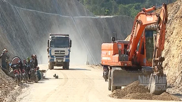 [Video] Tăng cường bình ổn giá vật liệu, đẩy nhanh dự án giao thông trọng điểm