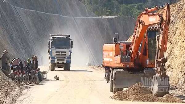 [Video] Tăng cường bình ổn giá vật liệu, đẩy nhanh dự án giao thông trọng điểm