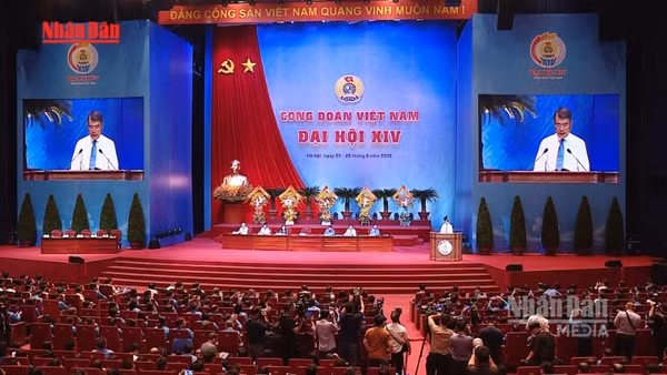 [Video] Thủ tướng lắng nghe kiến nghị của người lao động tại Đại hội XIV Công đoàn Việt Nam 